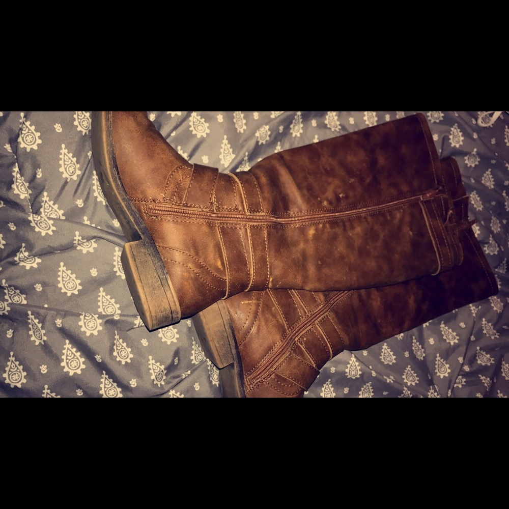 Dress boots